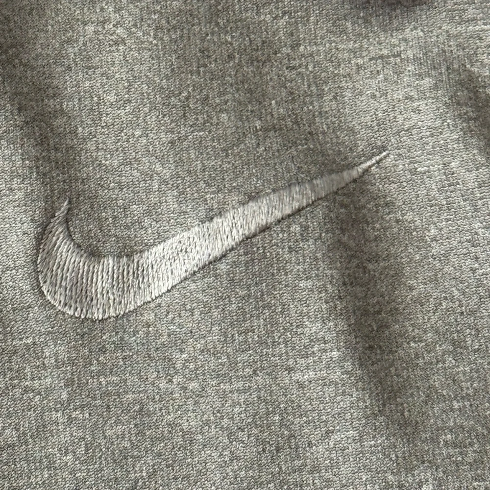 Nike Therma-FIT pullover hoodie Gray Large Comfy Cozy